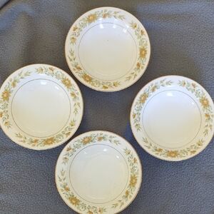 Wyndham Fine China Pandora Pattern Set Of 4 Fruit Or Salad Bowls.
